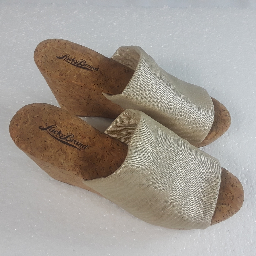 Lucky Brand Wedge Platform Peep Toes, 7.5 M